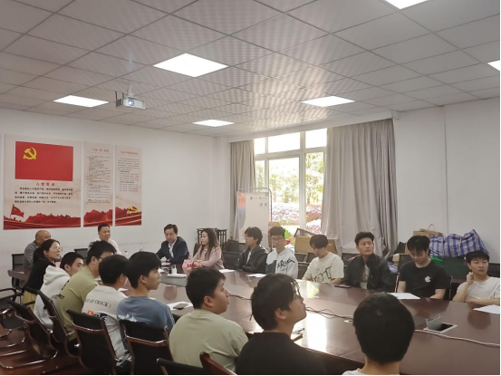 学院成功举办中国核工业二四建设有限公司专场宣讲招聘会